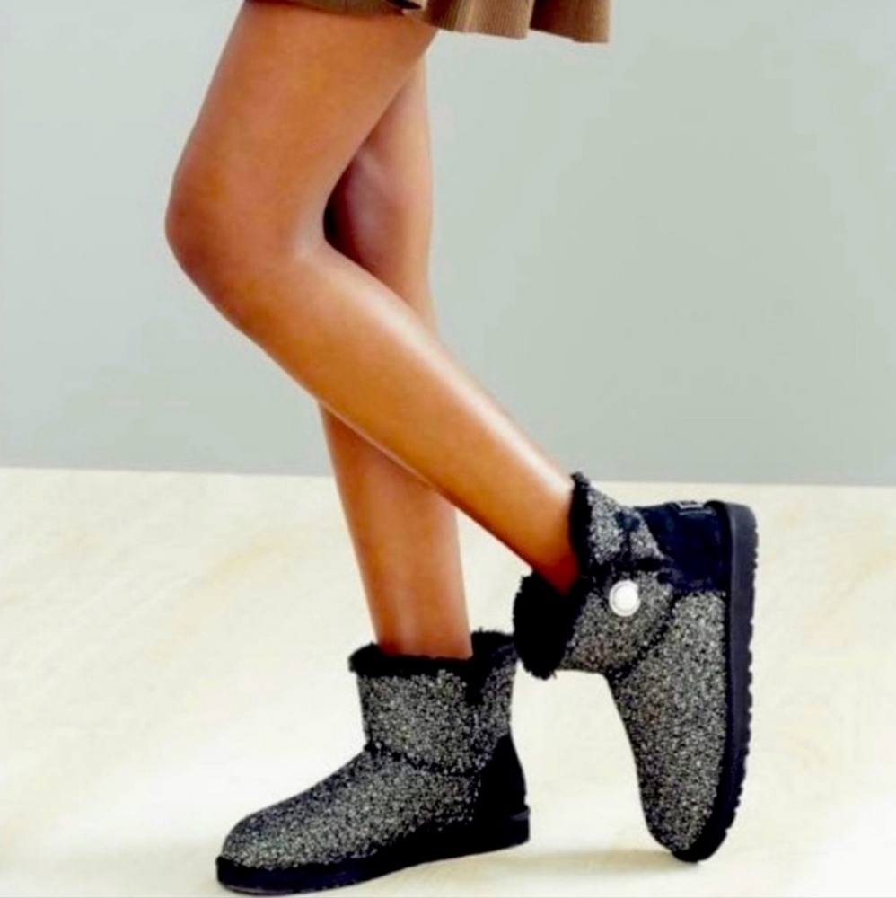Ugg × Swarovski Mini Bailey Button Fancy